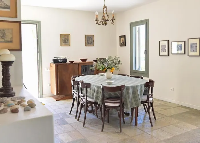 Santa Friday * Epidaurus